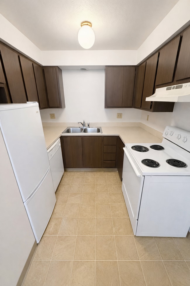 Building Photo - 512 E Mission Ave