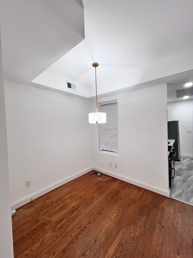 Building Photo - 1423 K St SE