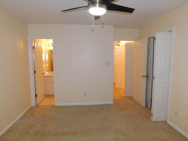 Building Photo - Duplex in Havelock