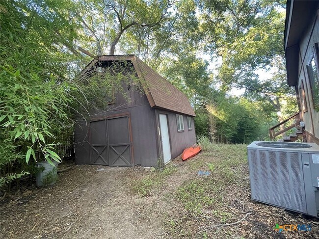 Building Photo - 653 Scarbourough