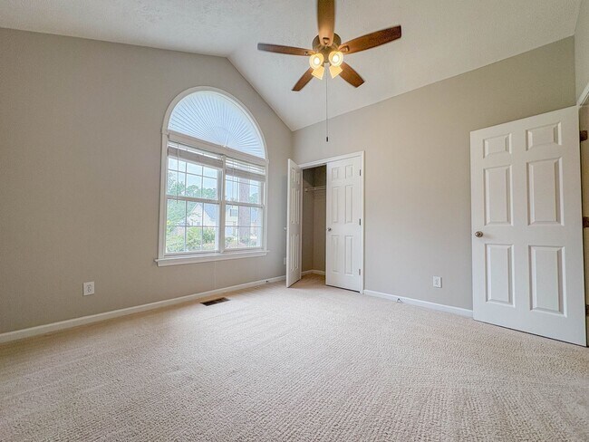 Building Photo - 3426 Broomsgrove Dr