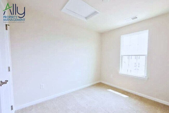 Building Photo - 2424 Pocoson Wood Ct