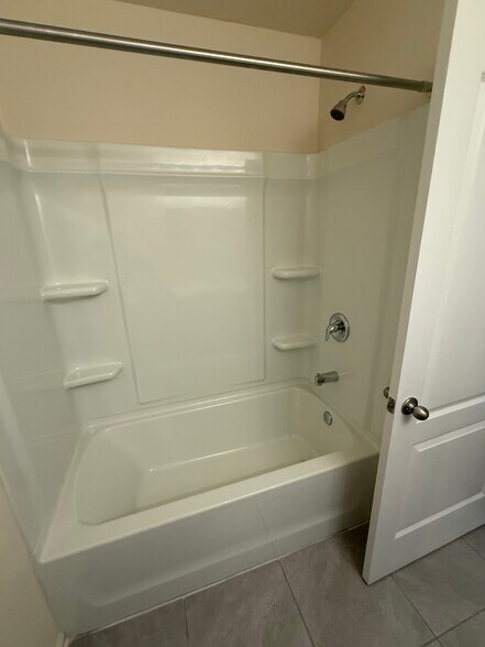 Upstairs Bathroom - 551 Big Tree Way