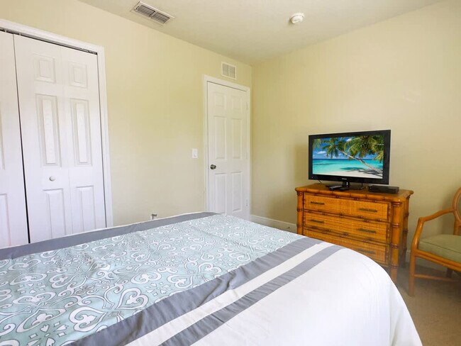 Building Photo - 3306 Calabria Ave