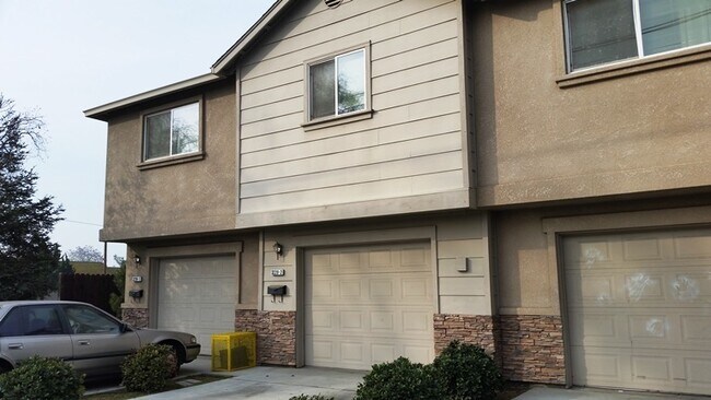 Primary Photo - NIN322