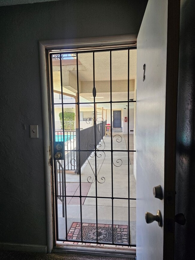 Building Photo - Cute partially furnished apartment with sm...