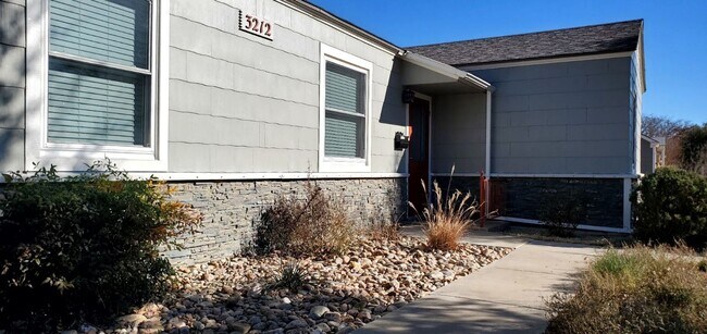 Building Photo - Immaculate renovated Mid Century with all ...
