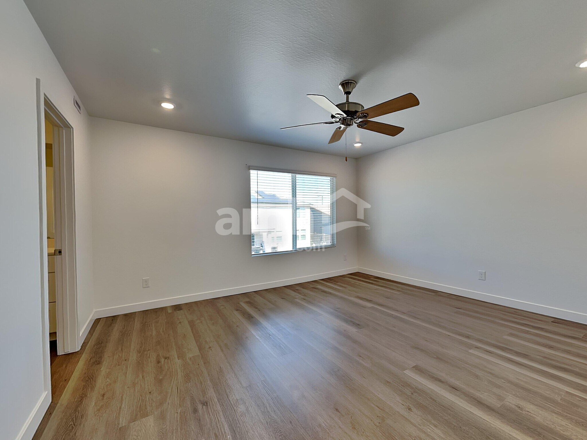 Building Photo - 20177 W Thomas Rd