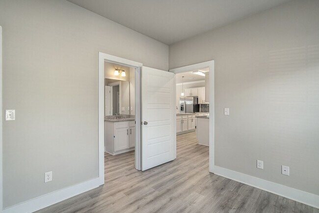 Building Photo - 216 Colima Ave