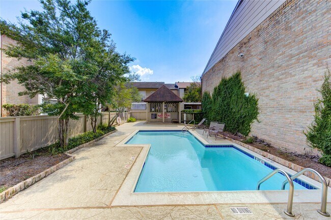 Building Photo - 2120 Wilcrest Dr