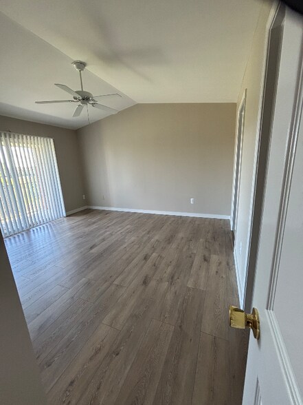 Building Photo - 51780 Adler Park Dr W