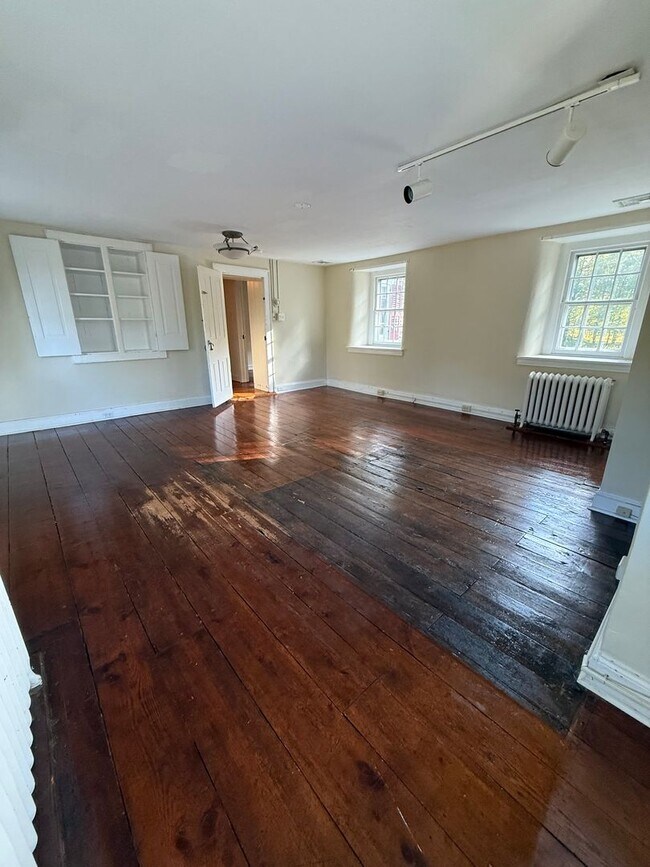 Building Photo - Charming Doylestown Modern Farmhouse & Barn