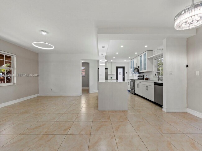 Building Photo - 3605 SW 122nd Pl