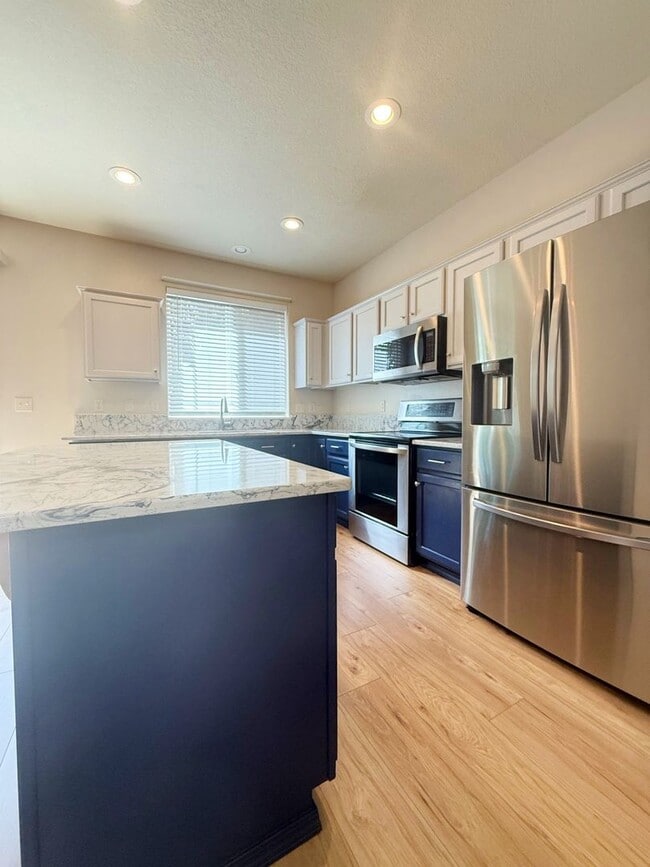 Building Photo - Updated Craftsman on Corner Lot in Aloha~ ...