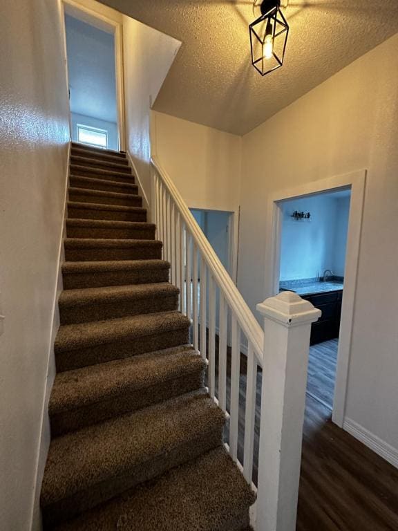 Building Photo - 304 N Roney St