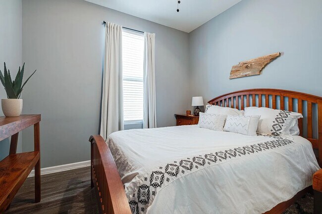 Building Photo - 2012 Hickory Brook Dr