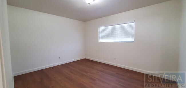 Building Photo - Cozy 3 bedroom 1 Bath home!