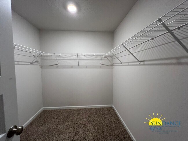 Building Photo - Gorgeous 4 Bedroom Home in Crestview!