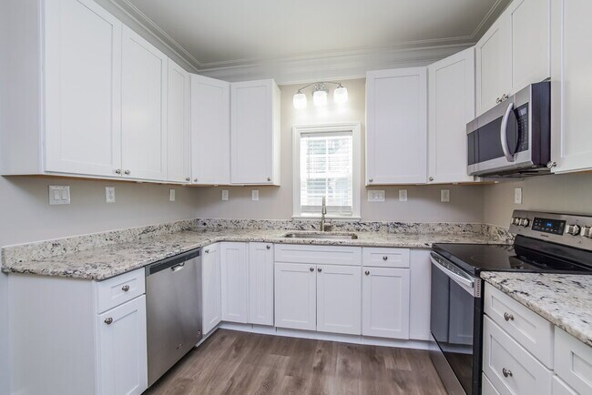 Building Photo - 424 N Allen Rd