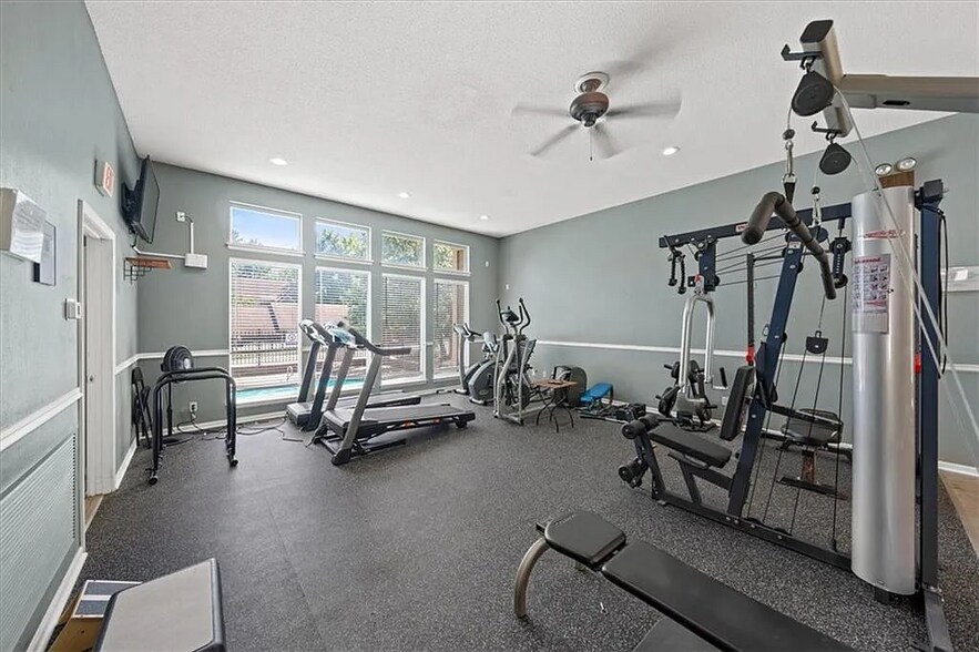 Building Photo - 11110 Nieman Rd