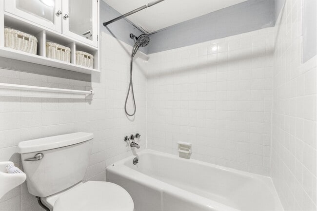 Building Photo - Discover the most affordable home in Belle Forest, located in Nashville's highly coveted 37221 zi...