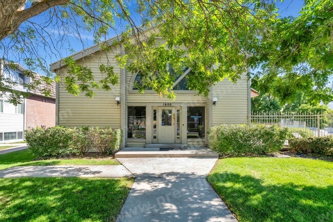 Building Photo - 1670 Hickory Ln