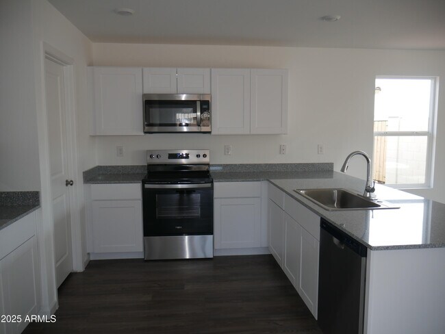 Building Photo - 1397 E Peggy Dr