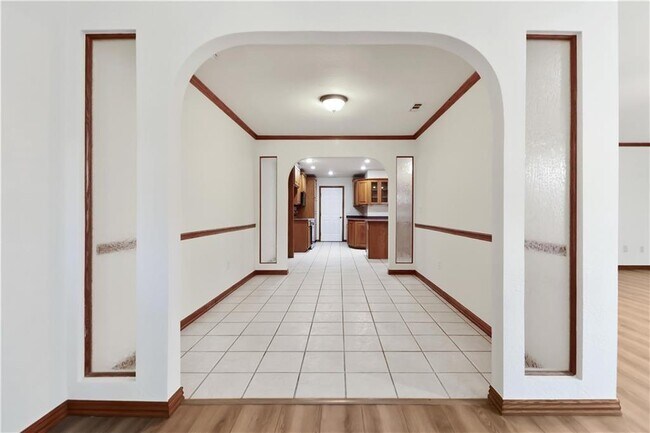 Building Photo - 2915 E Sterling Ct