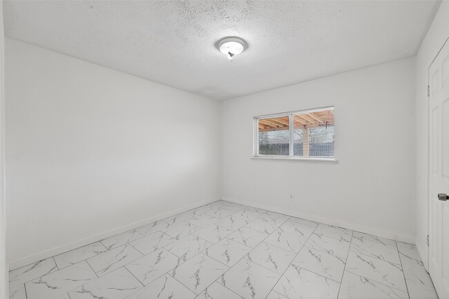 Building Photo - 19451 Spanish Needle Dr