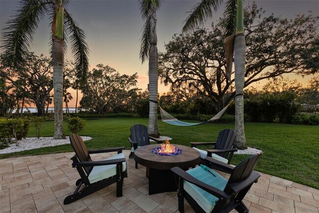 Building Photo - 450 Bayshore Dr