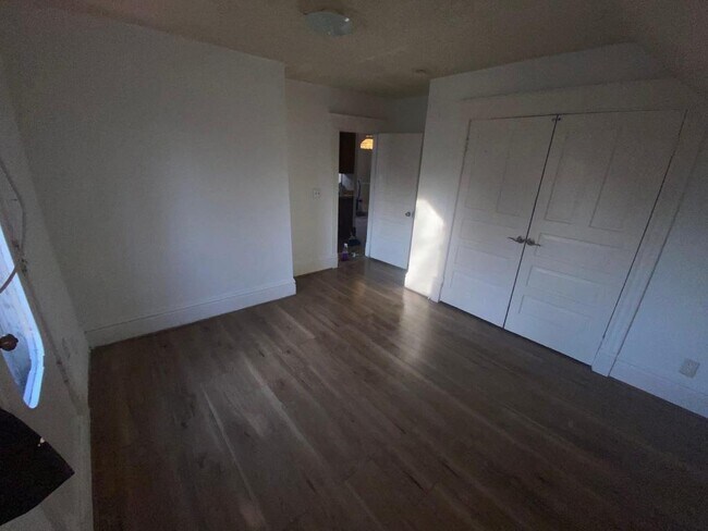 Building Photo - 937 Grove Ave