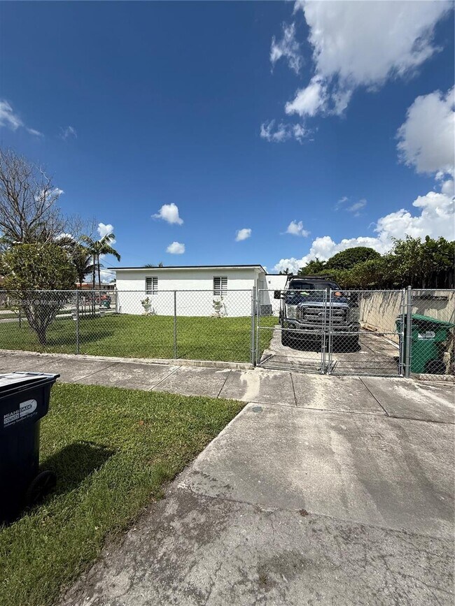 Building Photo - 2445 SW 90th Ave