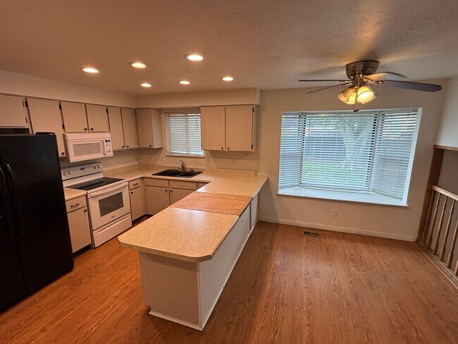 Building Photo - 3391 Wake Cir