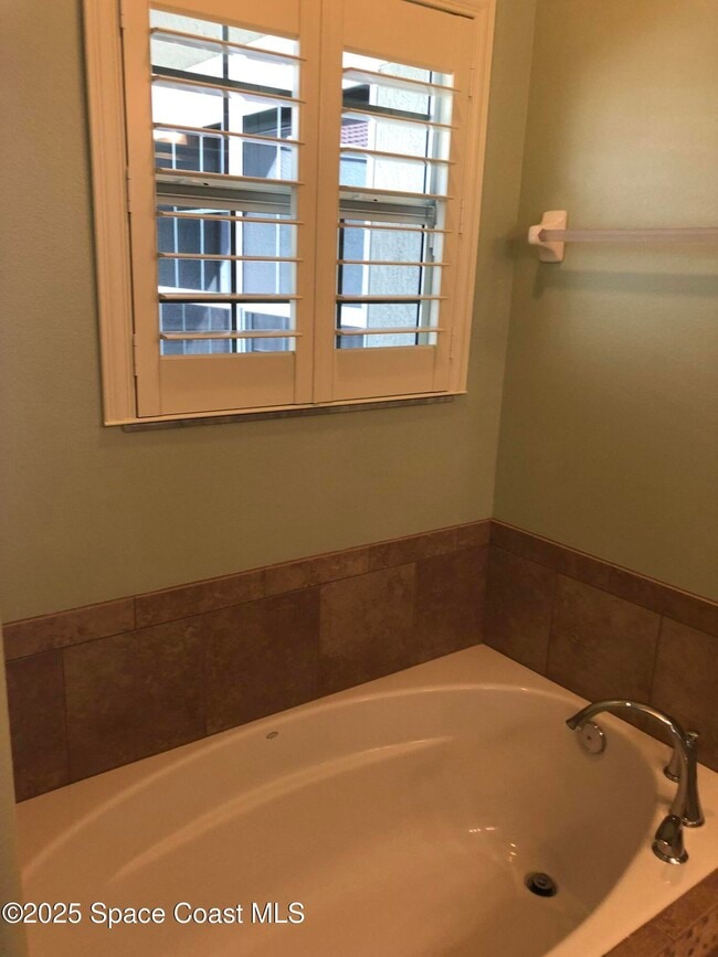 Building Photo - 3225 Sedge Dr