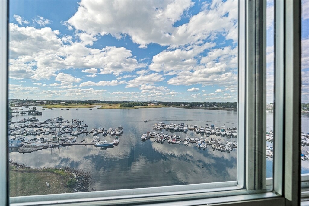 Building Photo - 100 Cove Way