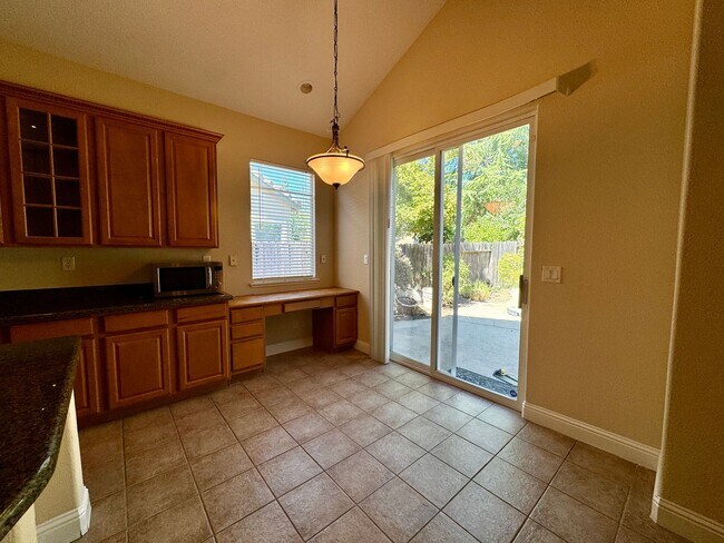 Building Photo - Beautiful Four-Bedroom Home Available in Folsom!