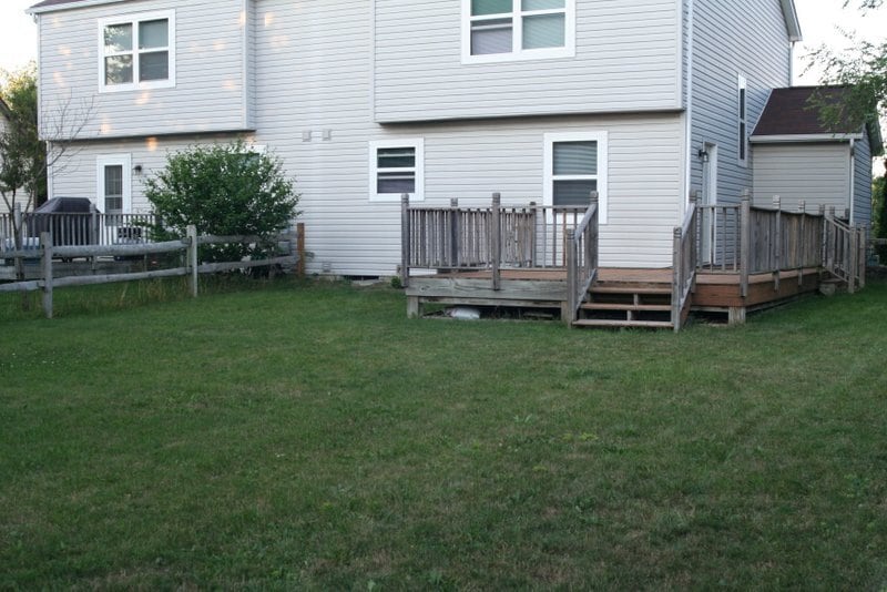 deck and yard - 4765 Drayton Rd