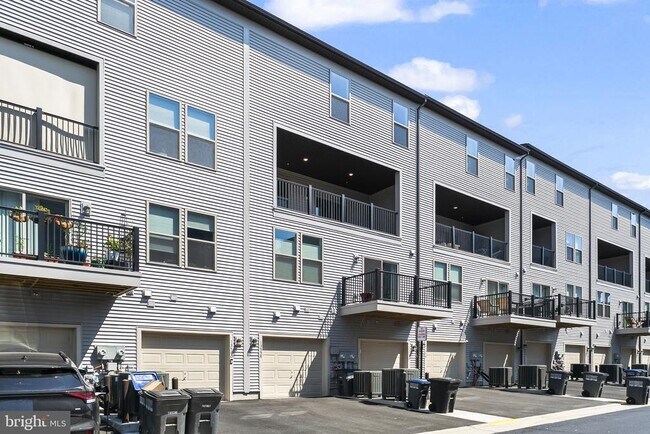 Building Photo - 13558 Innovation Station Lp