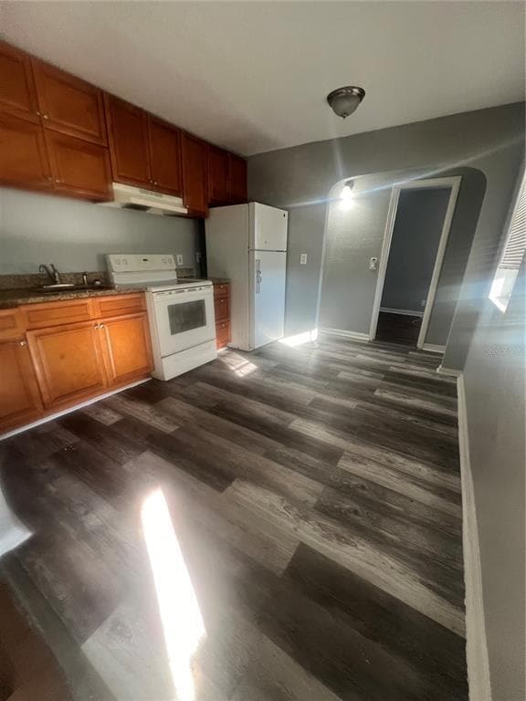 Building Photo - 2025 7th St S