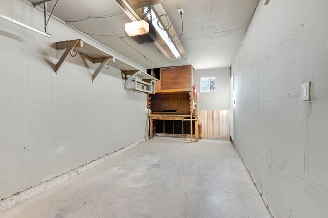 Building Photo - 3919 Tennyson Ave