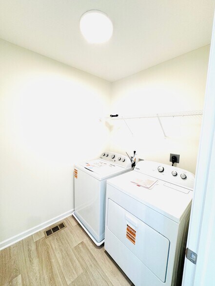 Building Photo - 514 Penwell Dr
