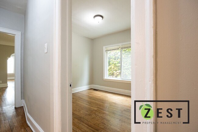 Building Photo - 3740 Tyler St