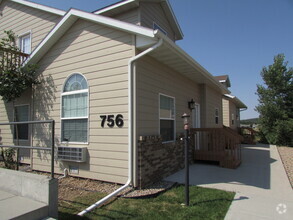 Building Photo - 2 BEDROOM | 1 BATH | GROUND LEVEL CONDO | ...