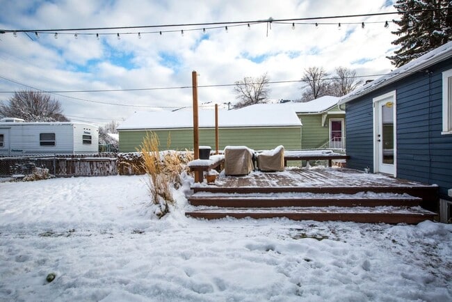 Building Photo - $3,000 - 4 bed / 2 bath Centrally Located Single Family Home in Missoula