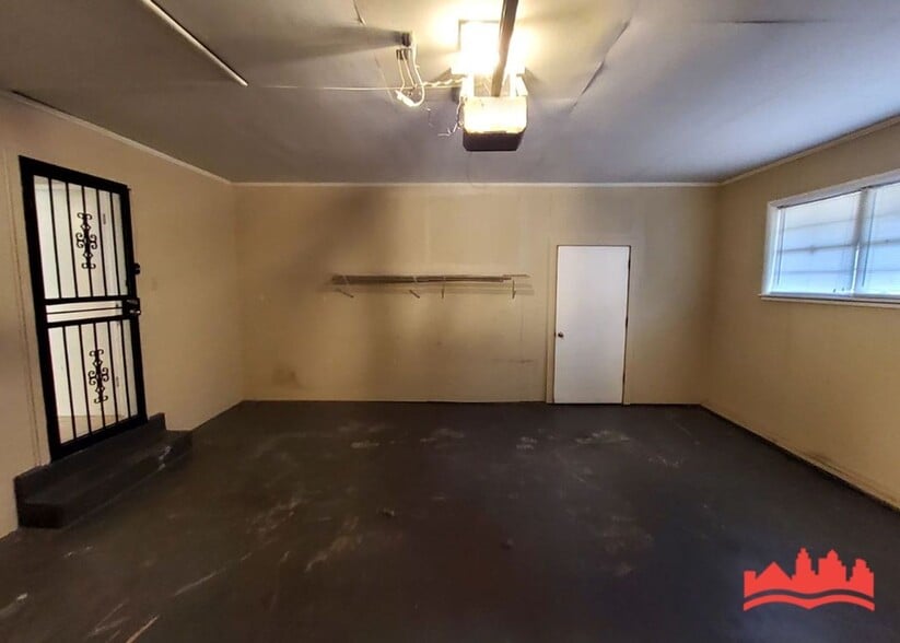 Building Photo - 1251 Singing Trees Dr