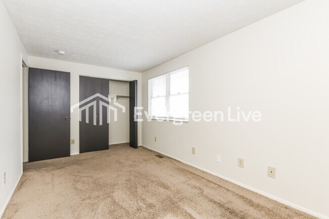 Building Photo - 8062 Mt Hood