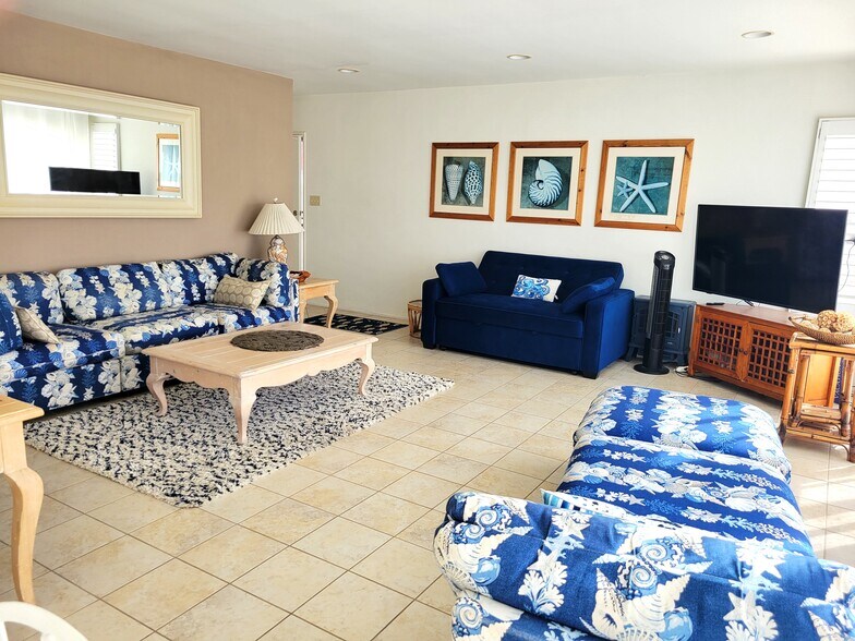 Building Photo - 1319 Seal Way