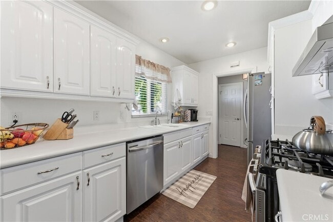 Building Photo - 855 N 3rd Ave