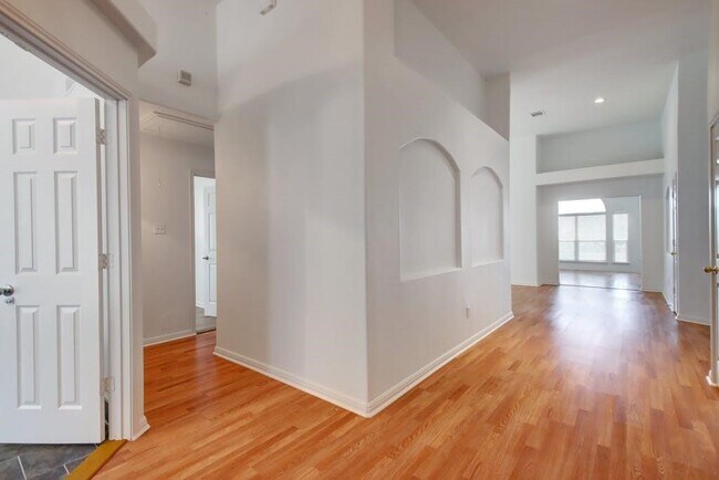Building Photo - 11717 Dunfries Ln