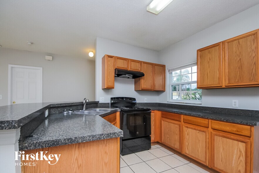 Building Photo - 858 San Pedro Ct